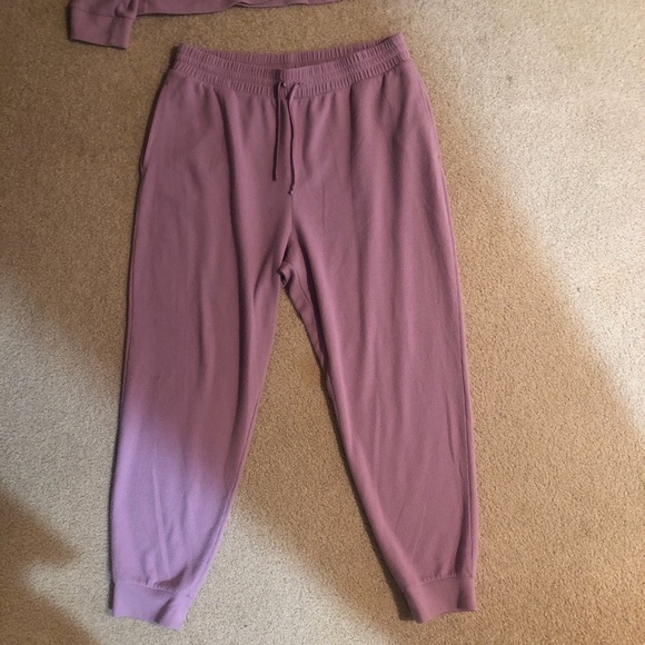 Victoria's Secret Lavender Lounge Set with pockets - Picture 5 of 9
